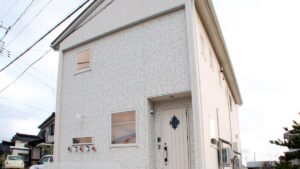 赤い屋根のキュートなおうち