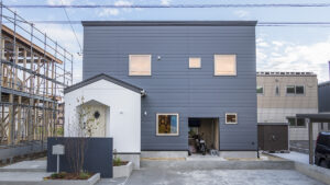 バイク用インナーガレージのある家