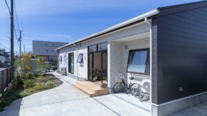 趣味を楽しむ大人の平屋