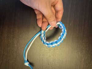 ①パラコード編み