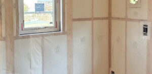 「夏の結露」から家を守る、賢い気密シートの役割